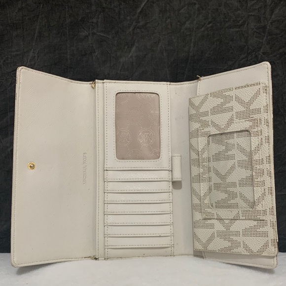 Michael Kors Jet Set Vanilla Logo Checkbook Wallet - Picture 3 of 3